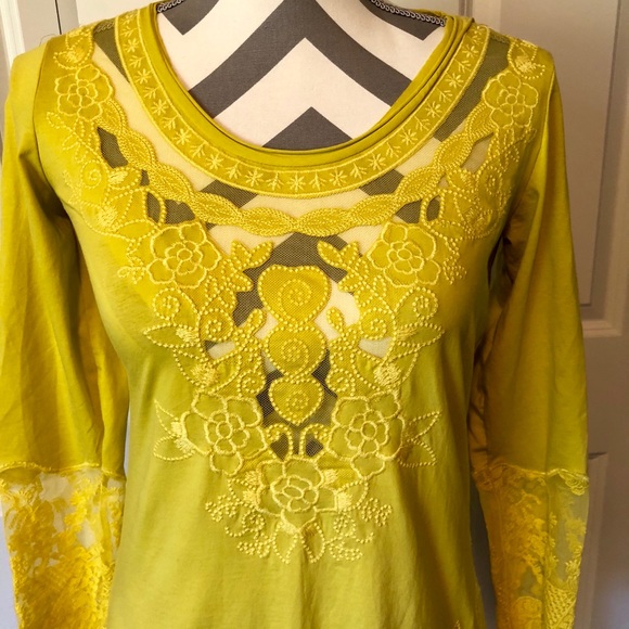 Gorgeous Veiled Brocade Long Sleeve Yellow Shift - Picture 3 of 7